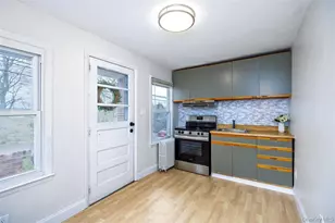 23 Pleasant Ave, Port Washington, NY 11050 - Photo 6