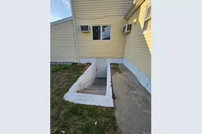 49 Volta Street, Copiague, NY 11726 - Photo 4