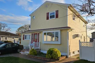 49 Volta St, Copiague, NY 11726 - Photo 2