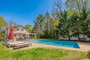 138 Cambon Ave, Saint James, NY 11780 - Photo 4