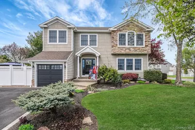 512 Heathcliff Drive, Seaford, NY 11783 - Photo 1
