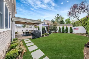 512 Heathcliff Dr, Seaford, NY 11783 - Photo 38