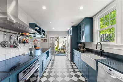 81 Walgrove Avenue, Dobbs Ferry, NY 10522 - Photo 14