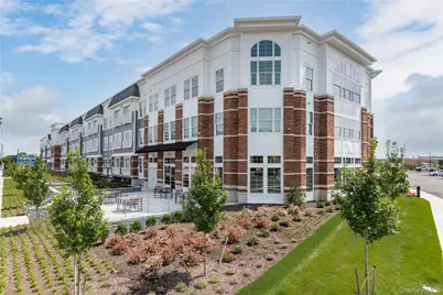 75 E Hoffman Avenue #3001, Lindenhurst, NY 11757 - Photo 1