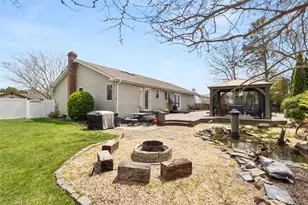 272 Edward Ave, Medford, NY 11763 - Photo 18