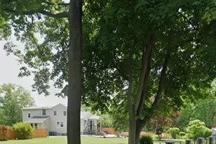 70 Massachusetts Ave, Bay Shore, NY 11706 - Photo 2