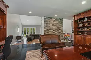 10 Fox Meadow Ln, Lloyd Harbor, NY 11743 - Photo 16