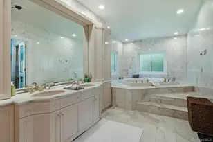 10 Fox Meadow Ln, Lloyd Harbor, NY 11743 - Photo 18