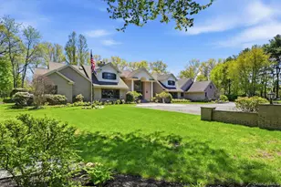 10 Fox Meadow Ln, Lloyd Harbor, NY 11743 - Photo 2