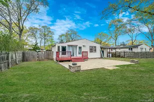 78 Division St, Holtsville, NY 11742 - Photo 8