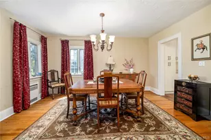 12 May Ct, Rockville Centre, NY 11570 - Photo 4