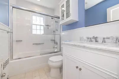12 May Court, Rockville Centre, NY 11570 - Photo 18