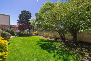 12 May Ct, Rockville Centre, NY 11570 - Photo 2