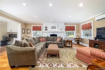 12 May Court, Rockville Centre, NY 11570 - Photo 8