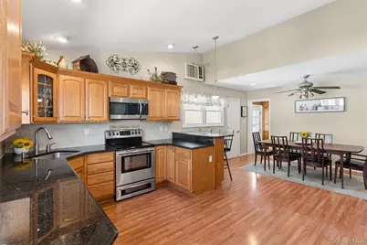 122 McKinley Avenue, North Bellmore, NY 11710 - Photo 8