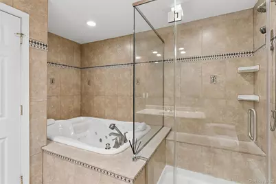 122 McKinley Avenue, North Bellmore, NY 11710 - Photo 16