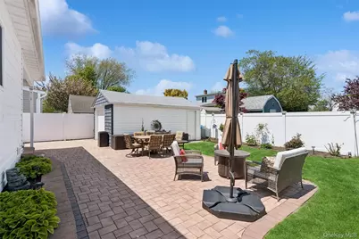 122 McKinley Avenue, North Bellmore, NY 11710 - Photo 26