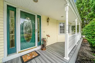 222 Jamaica Ave, Medford, NY 11763 - Photo 8