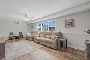 477 N Indiana Ave, Lindenhurst, NY 11757 - Photo 4