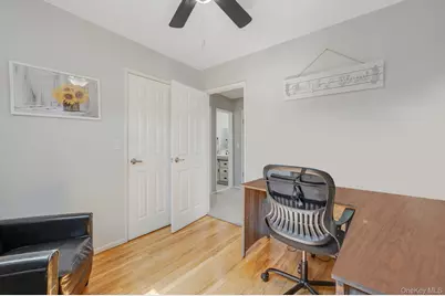 477 N Indiana Avenue, Lindenhurst, NY 11757 - Photo 16