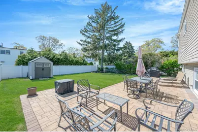 477 N Indiana Avenue, Lindenhurst, NY 11757 - Photo 24