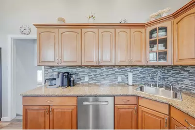 477 N Indiana Avenue, Lindenhurst, NY 11757 - Photo 8
