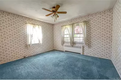 24 Kellogg Place, Huntington Station, NY 11746 - Photo 8