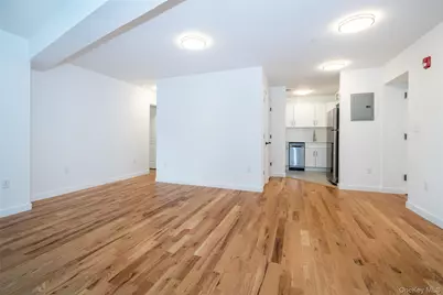 671 Bronx River Road #LE, Yonkers, NY 10704 - Photo 2