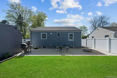 9 Brook Place, East Islip, NY 11730 - Photo 20