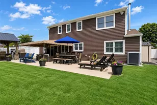 42 Live Oak Dr, Holbrook, NY 11741 - Photo 28