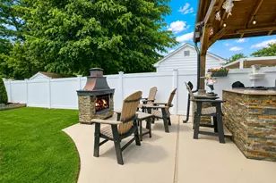 42 Live Oak Dr, Holbrook, NY 11741 - Photo 4