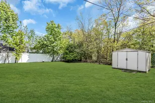 159 Kingfisher Rd, Levittown, NY 11756 - Photo 24