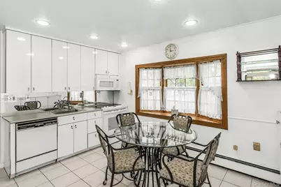 159 Kingfisher Road, Levittown, NY 11756 - Photo 4