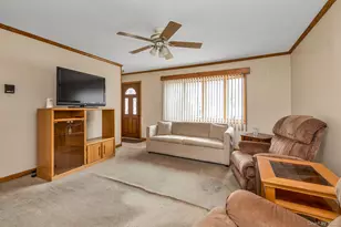 57 Cedar St, Hicksville, NY 11801 - Photo 2