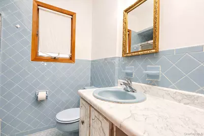 154 Scherer Boulevard, Franklin Square, NY 11010 - Photo 8