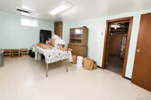 154 Scherer Blvd, Franklin Square, NY 11010 - Photo 12