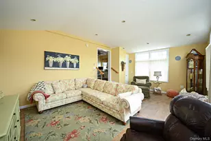 171-20 Gladwin Ave, Fresh Meadows, NY 11365 - Photo 12