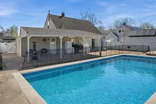 13 Peachtree Ln, Levittown, NY 11756 - Photo 30