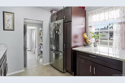13 Peachtree Lane, Levittown, NY 11756 - Photo 14