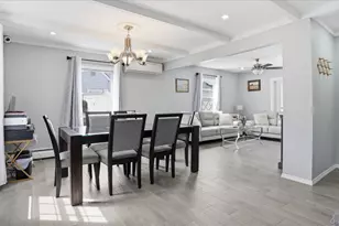 13 Peachtree Ln, Levittown, NY 11756 - Photo 16