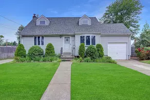 83 Old Farmingdale Rd, West Babylon, NY 11704 - Photo 32