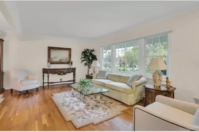 22 Abbey Drive, Commack, NY 11725 - Photo 10