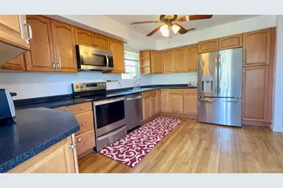 29 Sheridan Drive, Shirley, NY 11967 - Photo 14