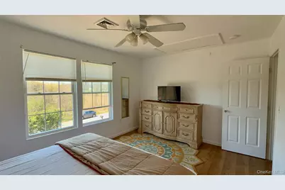 29 Sheridan Drive, Shirley, NY 11967 - Photo 10