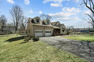 24 Convent Rd, Nanuet, NY 10954 - Photo 2
