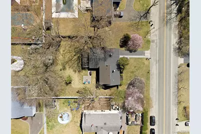 1055 Sipp Avenue, Medford, NY 11763 - Photo 44