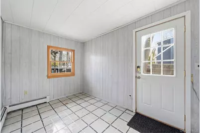 1055 Sipp Avenue, Medford, NY 11763 - Photo 22