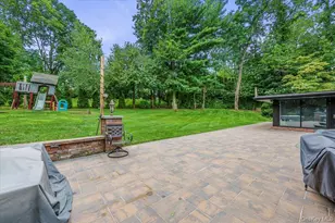 26 Redbrook Rd, Great Neck, NY 11024 - Photo 18