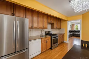 24-65 45th St, Astoria, NY 11103 - Photo 4