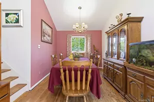 11 Roxanne Ct, Huntington Station, NY 11746 - Photo 6